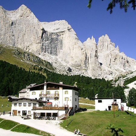 Rifugio Gardeccia Hutte Hotell Pozza di Fassa Eksteriør bilde