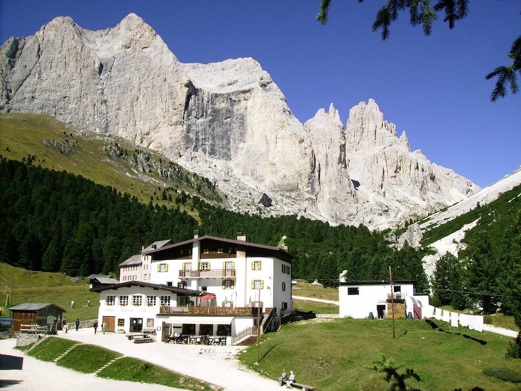 Rifugio Gardeccia Hutte Hotell Pozza di Fassa Eksteriør bilde