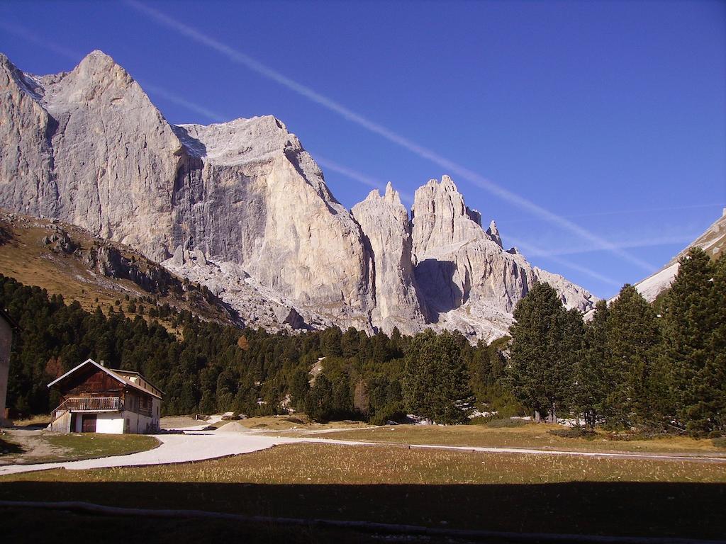 Rifugio Gardeccia Hutte Hotell Pozza di Fassa Eksteriør bilde