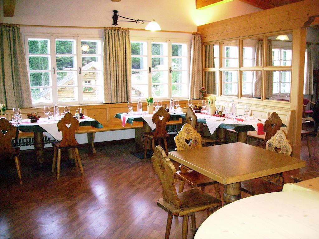 Rifugio Gardeccia Hutte Hotell Pozza di Fassa Eksteriør bilde