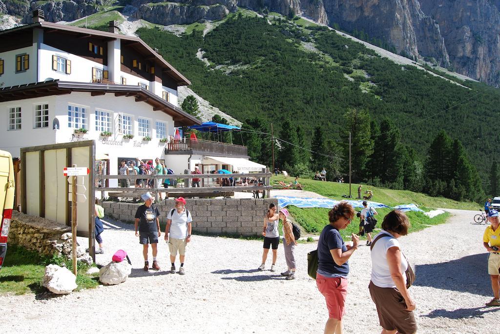 Rifugio Gardeccia Hutte Hotell Pozza di Fassa Eksteriør bilde